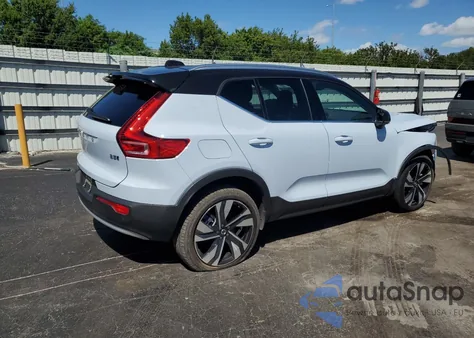 2024 Volvo Xc40 Plus z USA, uszkodzony, nr VIN YV4L12UE1R2379682